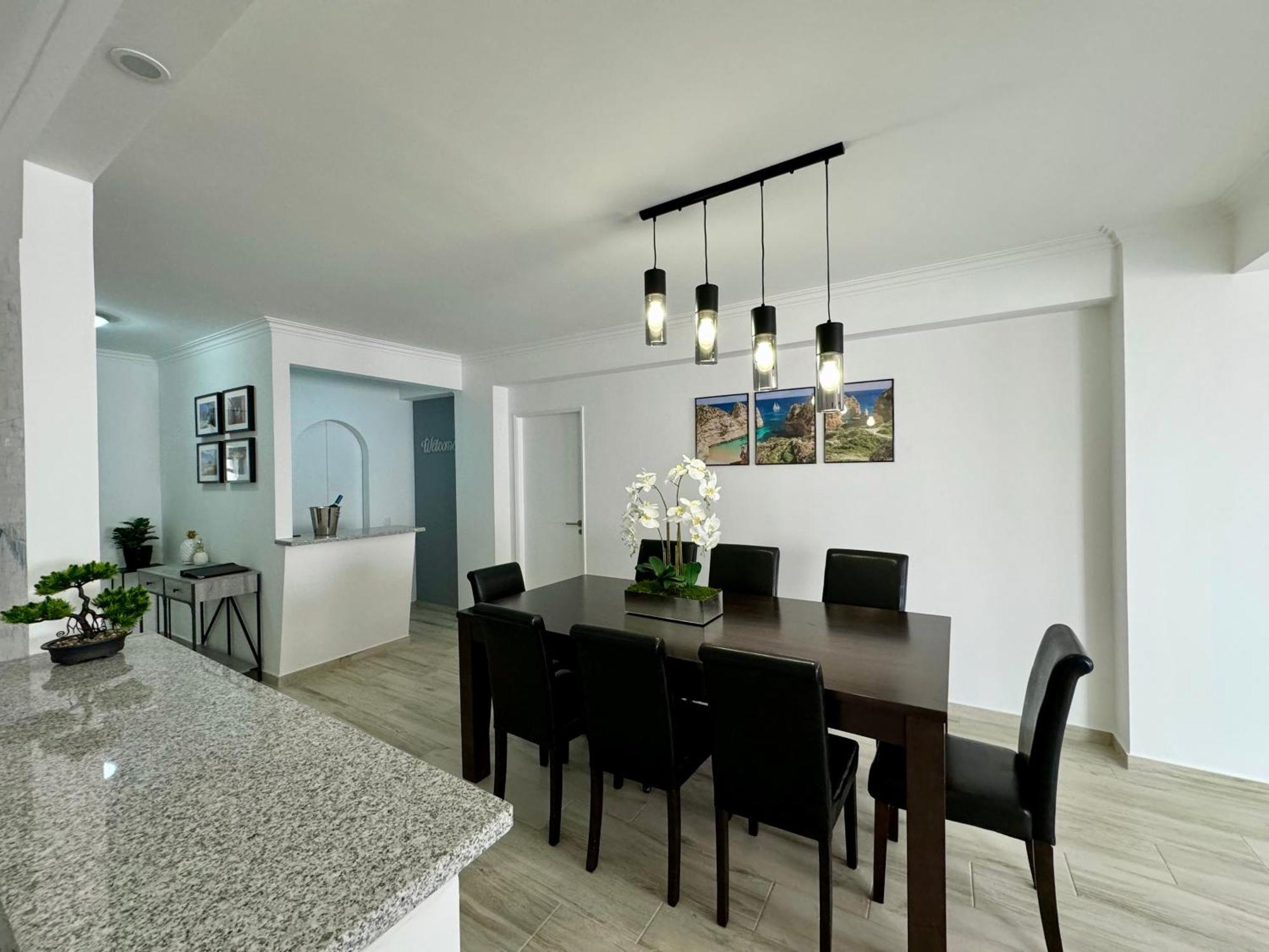 Princess Retreat Beautiful Modern Aprt 2 Min Walk From Quarteira Beach 외부 사진