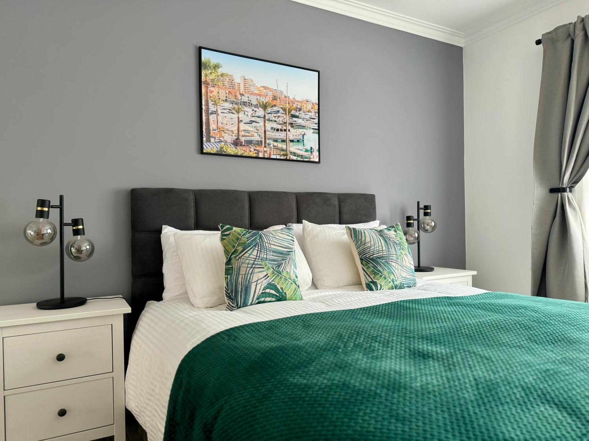 Princess Retreat Beautiful Modern Aprt 2 Min Walk From Quarteira Beach 외부 사진