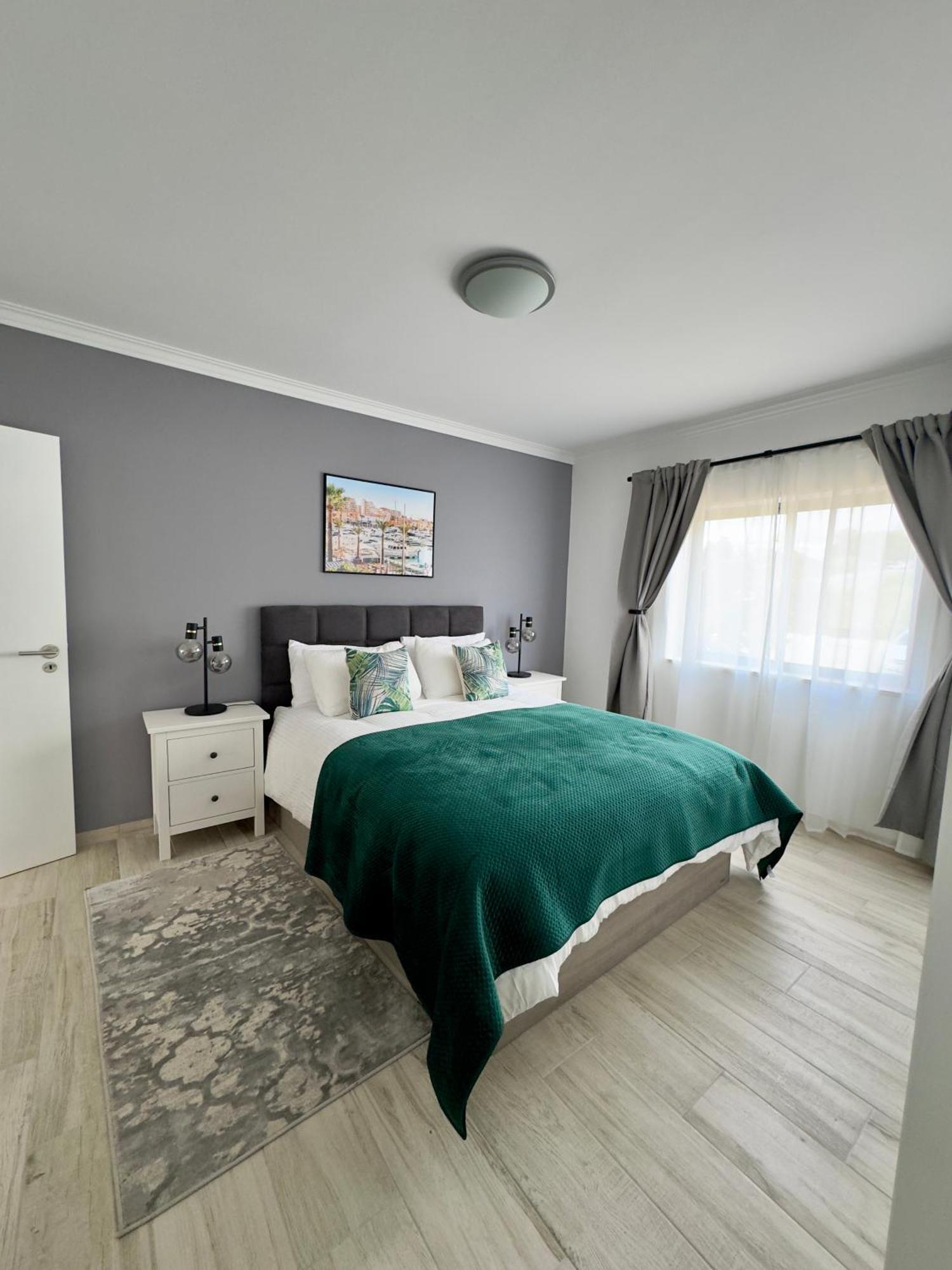 Princess Retreat Beautiful Modern Aprt 2 Min Walk From Quarteira Beach 외부 사진