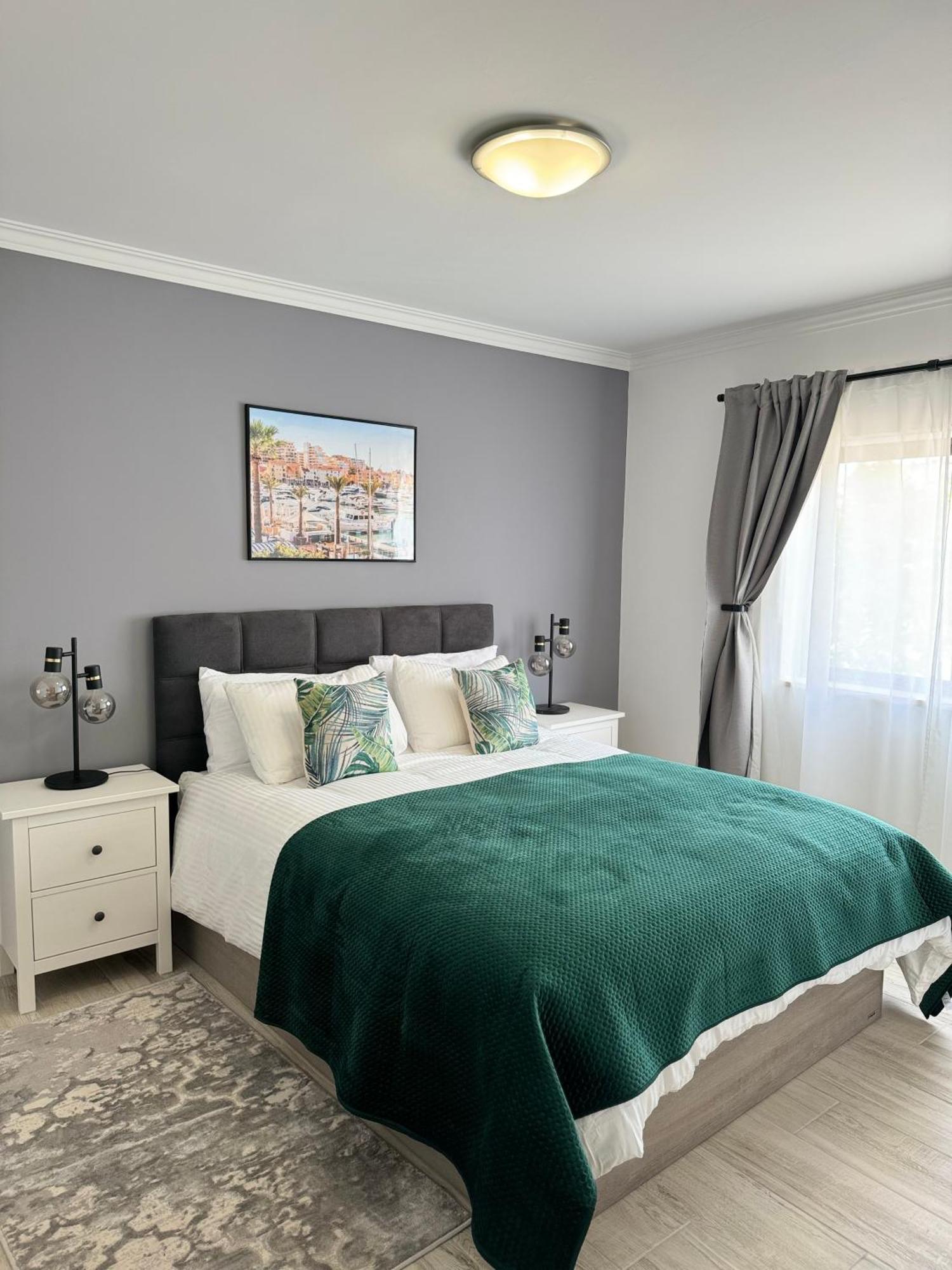 Princess Retreat Beautiful Modern Aprt 2 Min Walk From Quarteira Beach 외부 사진